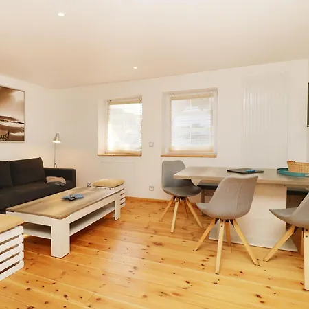 Ferienhaus Ruegenblick Char Διαμέρισμα *